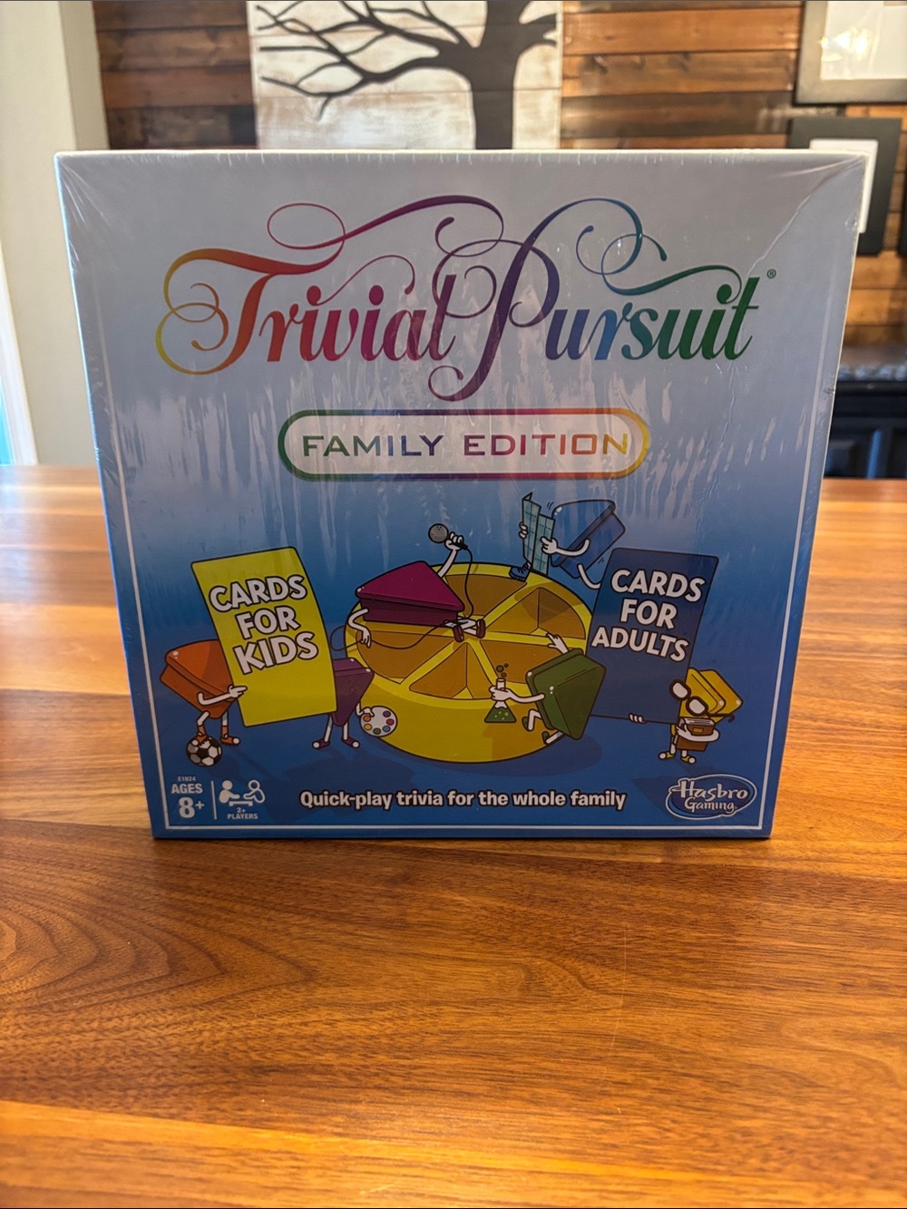 NEW Trivial Pursuit Family Edition Board Game